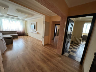 Apartament cu 3 camere, 70 m², Centru, Chișinău