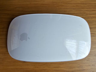 Apple Magic mouse 2 A1657 cu acumulator intern.Putin folosit.