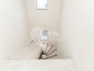 Duplex în 3 nivele, 320 mp + teren 3,2 ari, versiune albă, Botanica, 330000 € foto 16