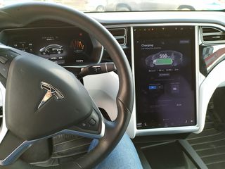 Tesla Model X foto 9