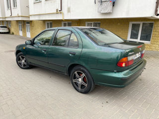 Nissan Almera foto 5