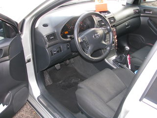 Toyota Avensis foto 7