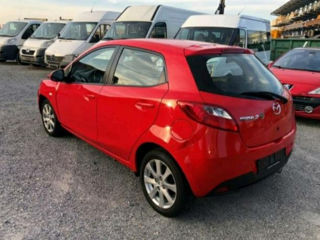 Mazda 2 foto 2