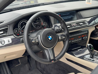 BMW 7 Series foto 8