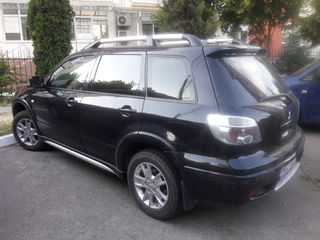 Mitsubishi Outlander foto 4