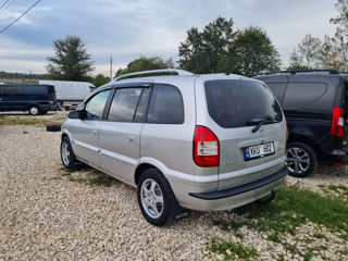 Opel Zafira foto 8