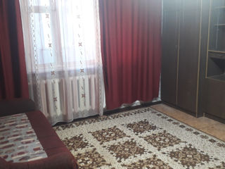 Apartament cu 2 camere, 53 m², Botanica, Chișinău foto 2