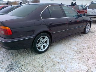 BMW 5 Series foto 4