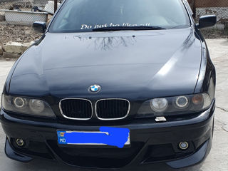 BMW 5 Series foto 1