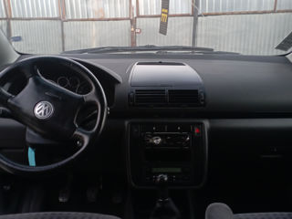 Volkswagen Sharan foto 8