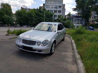 Mercedes E-Class foto 2