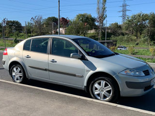 Renault Megane foto 2