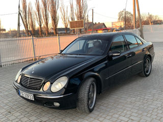 Mercedes E-Class foto 2