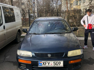 Mazda 323 foto 3