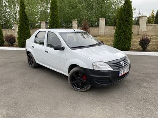 Dacia Logan foto 2