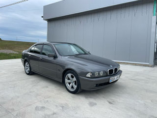 BMW 5 Series foto 2