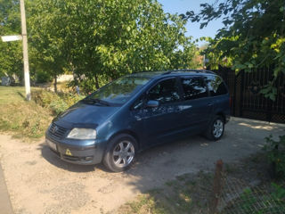 Volkswagen Sharan foto 1