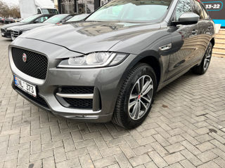 Jaguar F-PACE foto 2