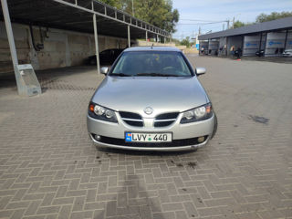 Nissan Almera foto 1