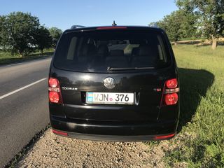 Volkswagen Touran foto 3