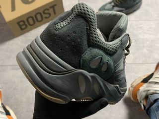 Adidas Yeezy Boost 700 Teal Blue Unisex foto 8