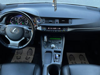 Lexus CT Series фото 13