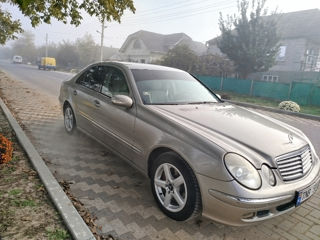 Mercedes E-Class foto 5