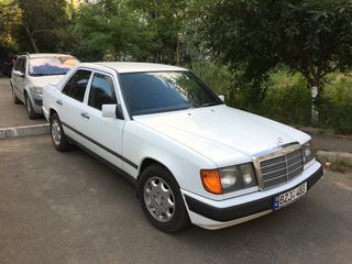 Mercedes Series (W124) foto 2