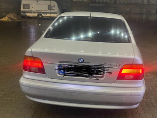 BMW 5 Series foto 6