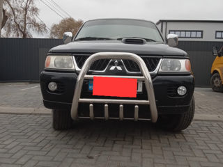 Mitsubishi Pajero Sport foto 3