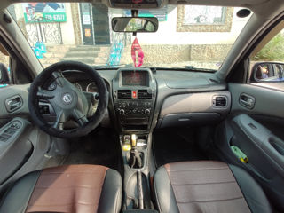 Nissan Almera foto 5