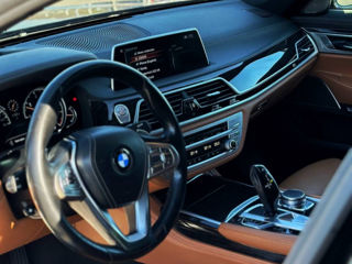 BMW 7 Series foto 6