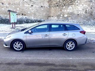 Toyota Auris foto 1