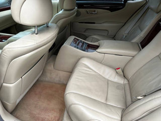 Lexus LS Series foto 16