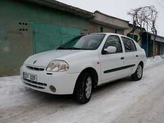 Renault Clio Symbol foto 1