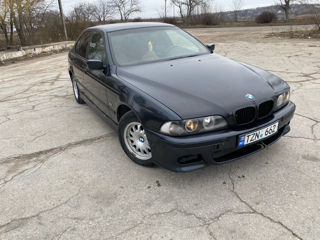 BMW 5 Series foto 2