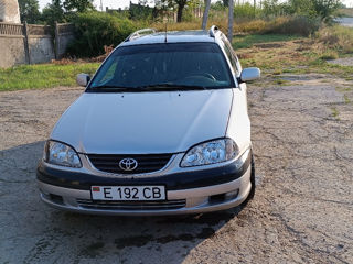 Toyota Avensis foto 2