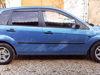 Nissan Almera foto 4