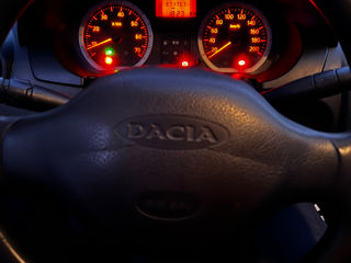 Dacia Logan foto 9