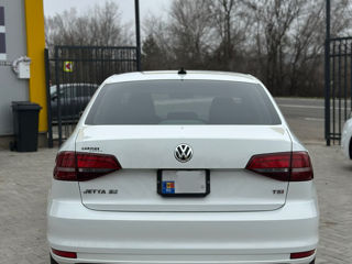 Volkswagen Jetta foto 6