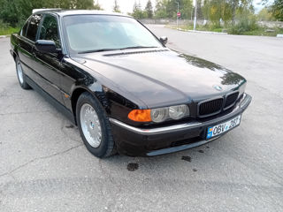 BMW 7 Series foto 1