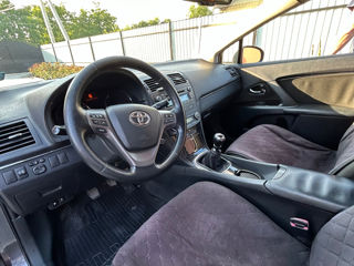 Toyota Avensis foto 9