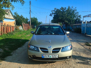 Nissan Almera foto 1