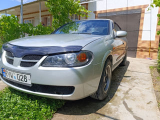 Nissan Almera foto 2