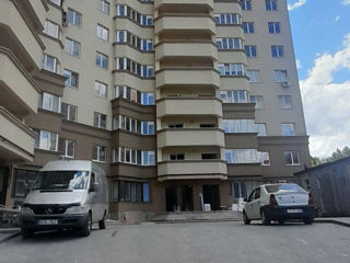 Apartament cu 3 camere, 97 m², Botanica, Chișinău foto 1