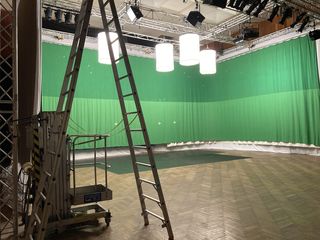 Съемочный павильон в аренду.  Video Studio Rental. Chromakey 30m*6.0m Green/ Blue/ White foto 2