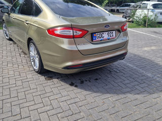 Ford Fusion foto 3