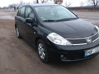 Nissan Tiida foto 4