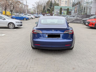 Tesla Model 3 foto 6