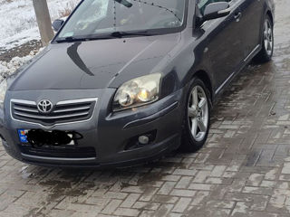 Toyota Avensis foto 4